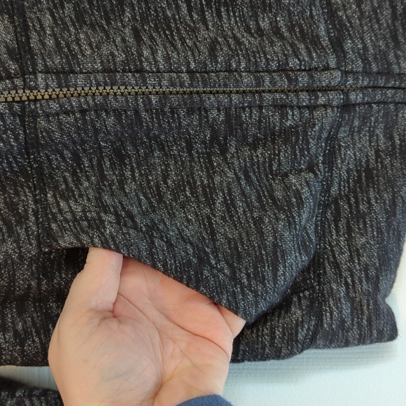 Boys Size Small Children's Place Black Sherpa Lined Hood Zip Sweatshirt - Picture 7 of 9